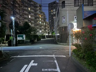 ブリリアントクラブへの道順 10／11：十字路を右折します。