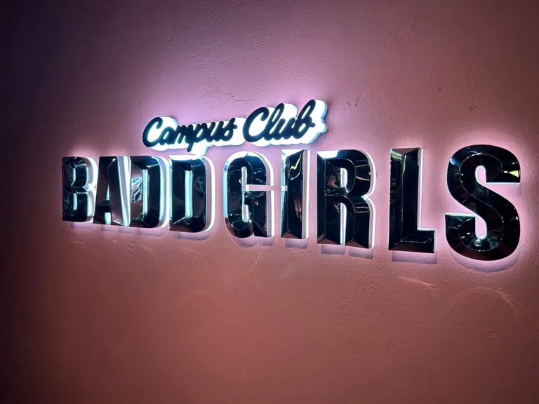 バッドガールズ （Campus Cafe BADD GIRLS 六本木）の店内