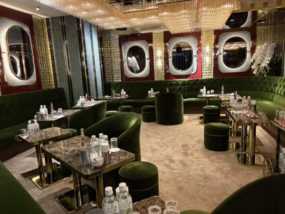 オロオロの店内