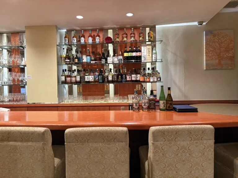 聖 （セイ）の店内