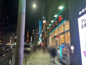 フーガへの道順 4／6：直進します。