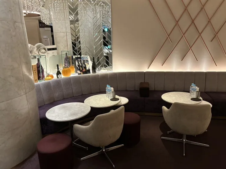 パルテノンの店内