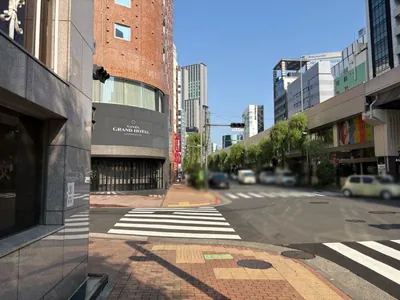 ルージュへの道順 7／10：「難波橋」という交差点を渡って左折します。