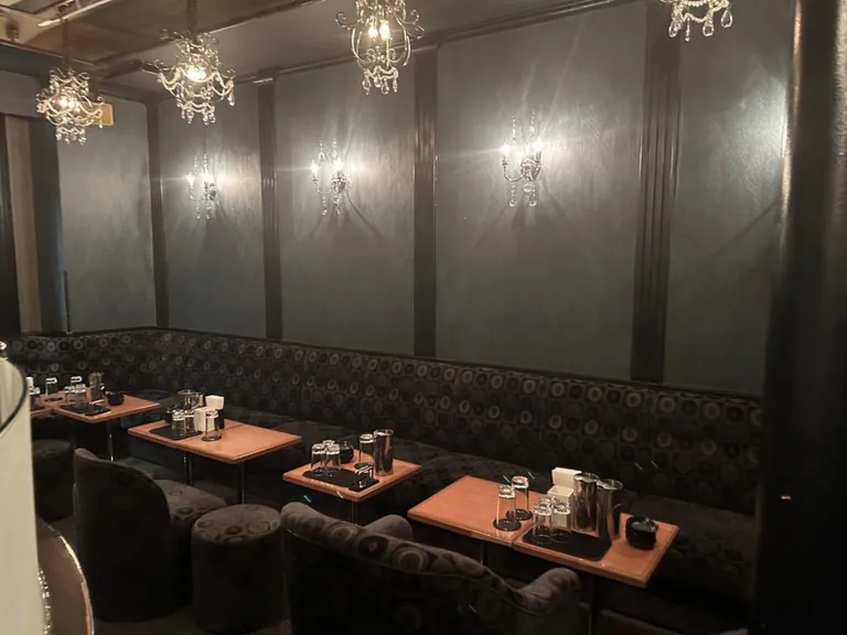 エムズ （M’s）の店内
