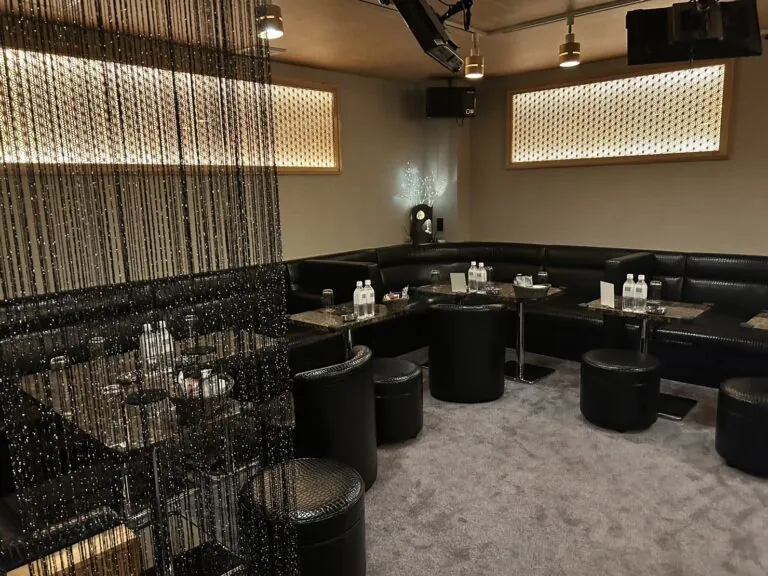 レイの店内