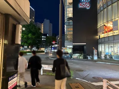 ザクラスへの道順 12／15：ロータリーに出たら左折します。