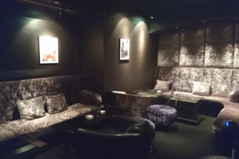 24ラウンジの店内