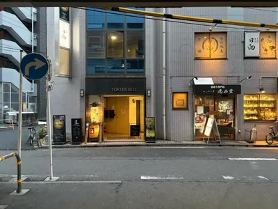 エムへの道順 9／14：突き当りを左折します。