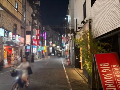 リンクへの道順 7／10：直進します。