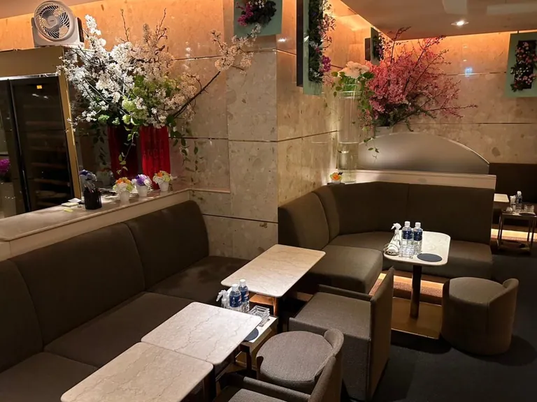 バカラの店内