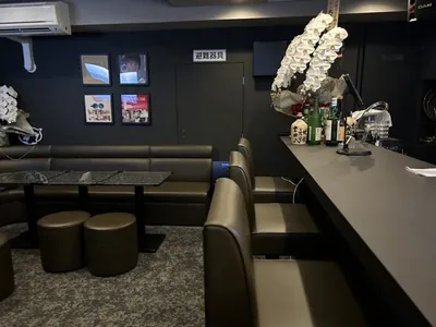 ラプソディの店内
