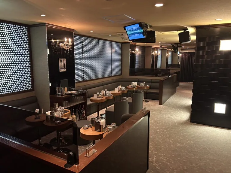 ワイの店内