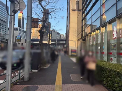 オルへの道順 2／11：道路を左手に直進します。
