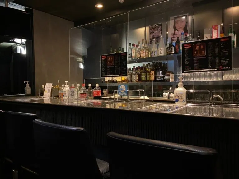 ファイブの店内