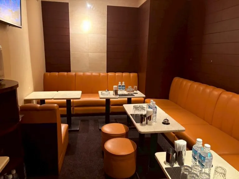 銀 （ギン）の店内