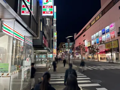 家忘 （カボウ）への道順 6／9：一つ目の左手路地を左折します。