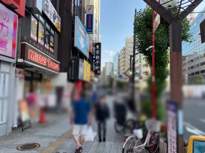 アルジェントクラブへの道順 2／5：横断歩道を渡ったら右折します。