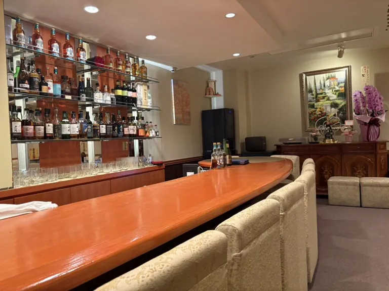 聖 （セイ）の店内