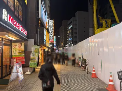 クロムへの道順 4／8：直進します。