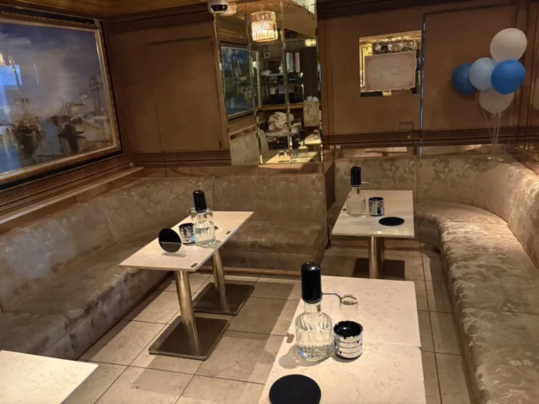 葛西 志留久 (シルク)の店内