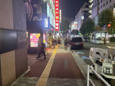 アークへの道順 10／12：二つ目の左手路地も越えて直進します。