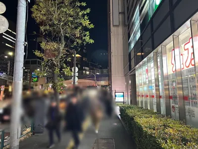 華壇 （カダン）への道順 2／9：道路を左手に直進します。