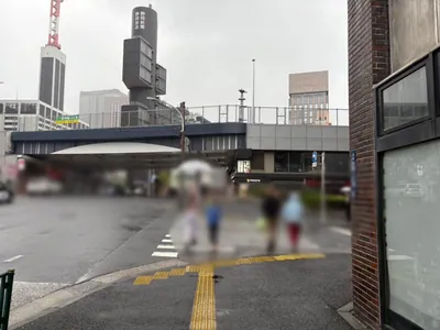 テアランデルへの道順 3／8：一つ目の横断歩道を渡ります。