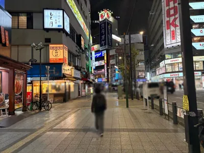 イエローラブへの道順 4／8：渡ったら右折します。