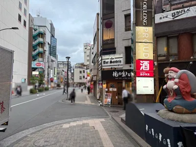 レオンへの道順 6／7：二つ目の路地を右折します。