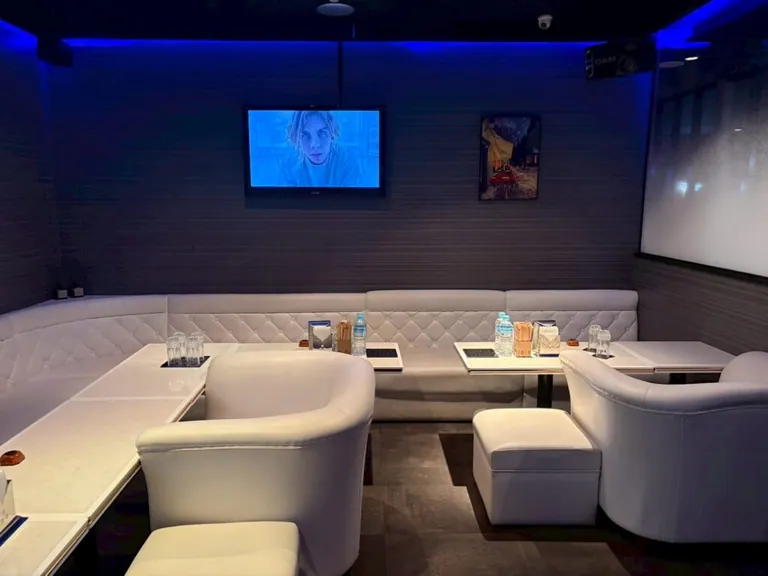 五井 ナウの店内