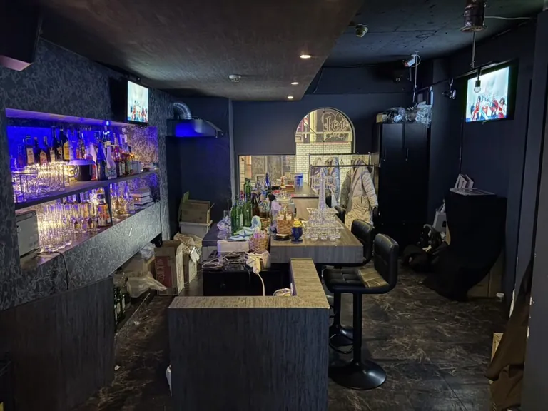 ティアラの店内
