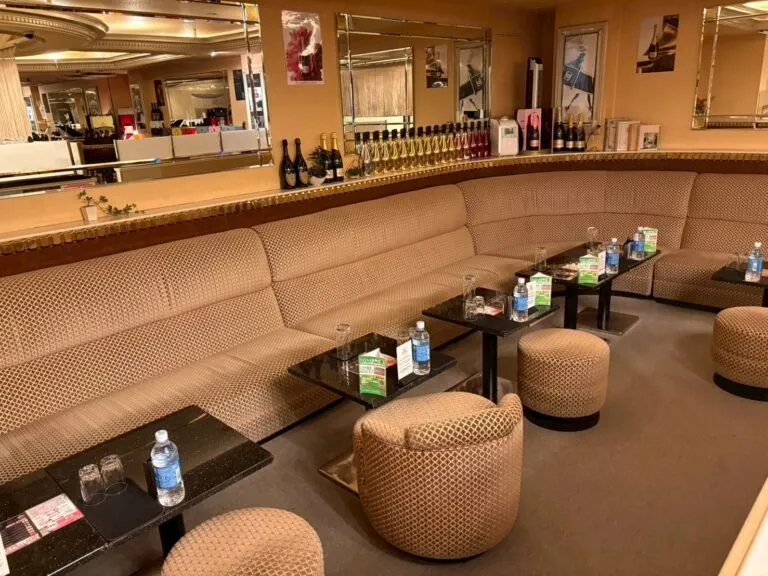 シュシュの店内