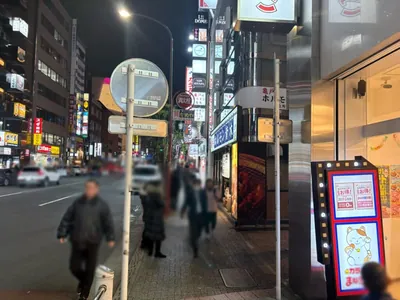 ネクトへの道順 5／6：一つ目の右手路地を右折します。
