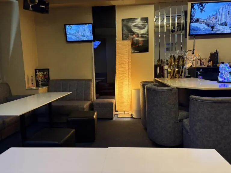 プロムドットの店内