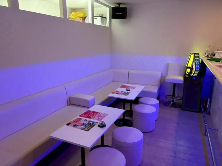 ふるーる （Girl’s bar Fleur）の店内