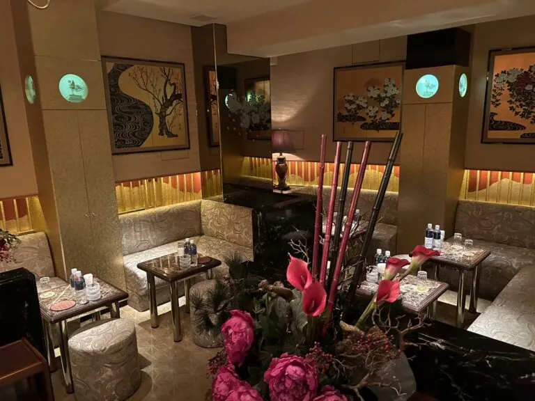 金銀彩 （キンギンサイ）の店内