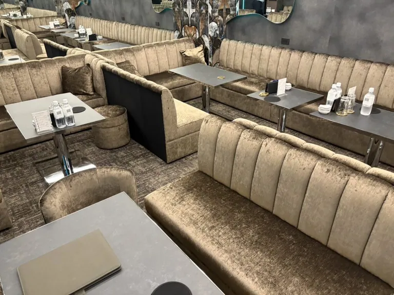 ダイヤモンドの店内