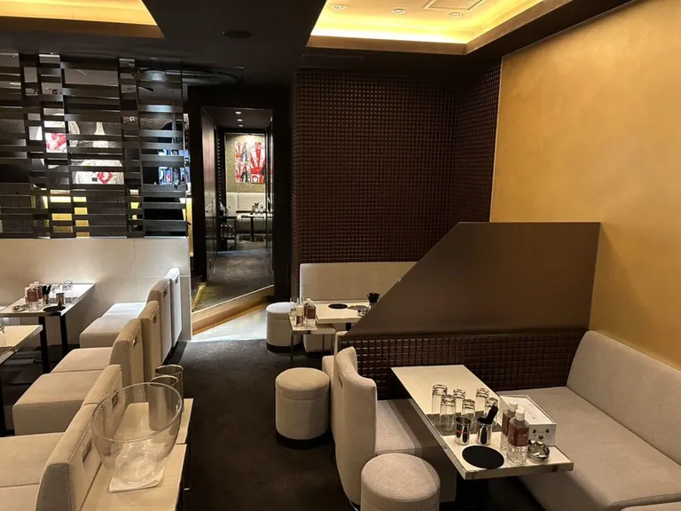 ウエダの店内