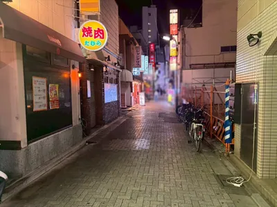 エムズ （SNACK M’s）への道順 6／8：右折後直進します。