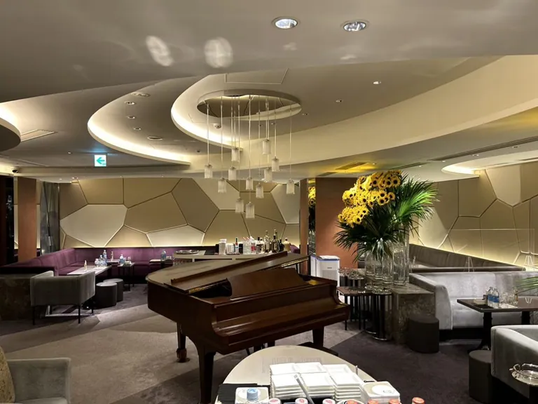 ソルの店内