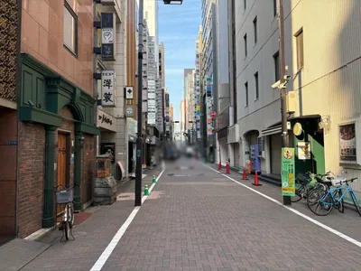 アンサンブルへの道順 10／10：少し進むと左手に銀座アンサンブルが入るビルがあります。