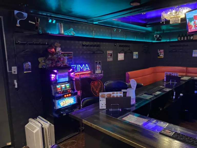 経堂　プラスの店内