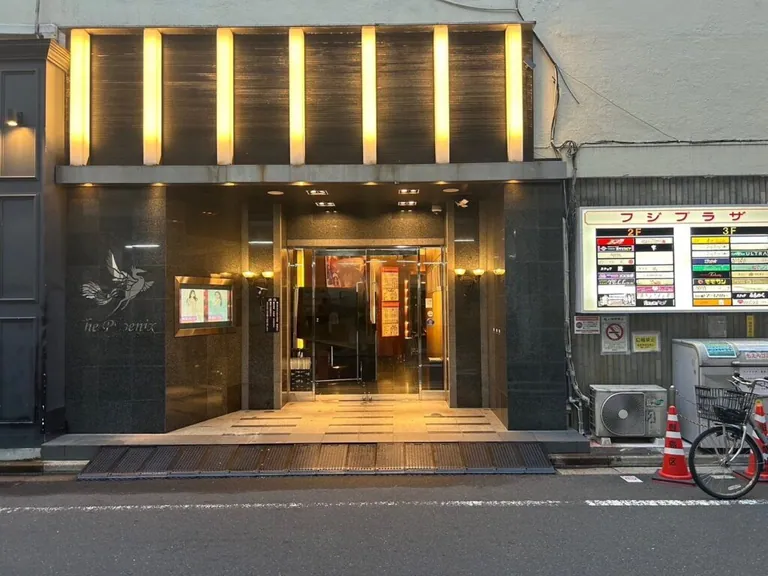 フェニックスの店内