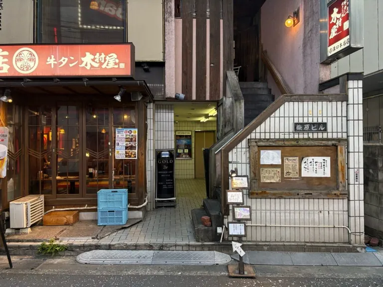 ゴールドの店内