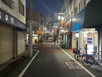 赤羽　フラワー （Girl’s Cafe FLOWER）への道順 9／12：二つ目の左手路地も超えて直進します。