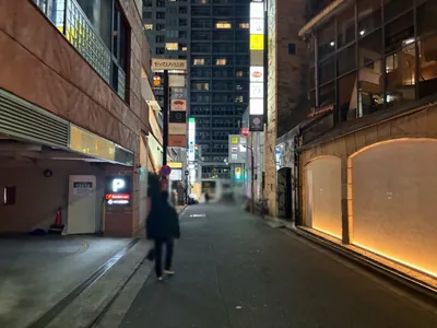 ルパンへの道順 6／7：直進します。