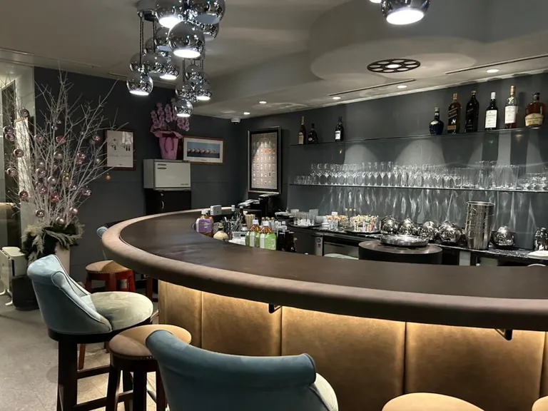 ラリックの店内