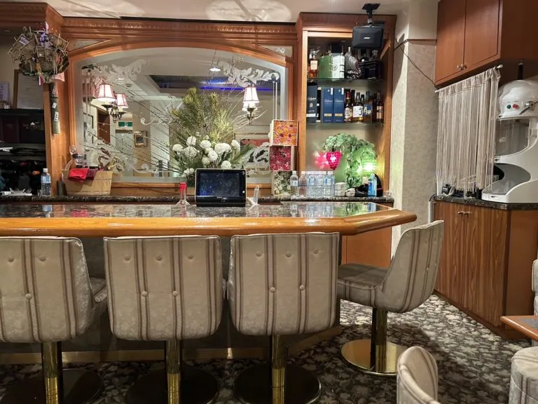 ミラージュの店内