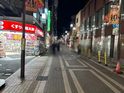 小岩　インフィニティへの道順 5／10：左手の一つ目の路地を越えます。