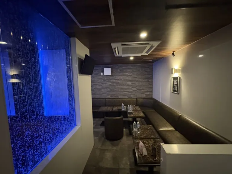 アジュールの店内